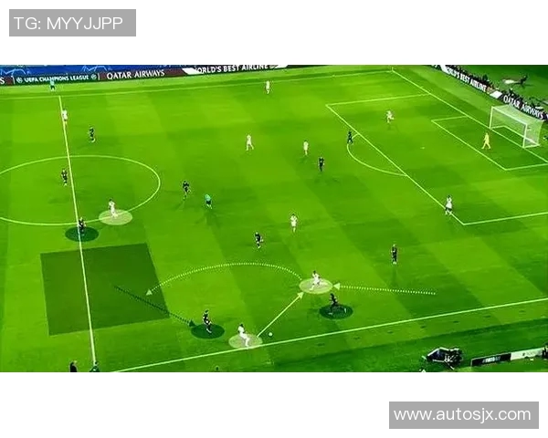 巴萨进攻战术解析与皇马防线应对策略的深度剖析