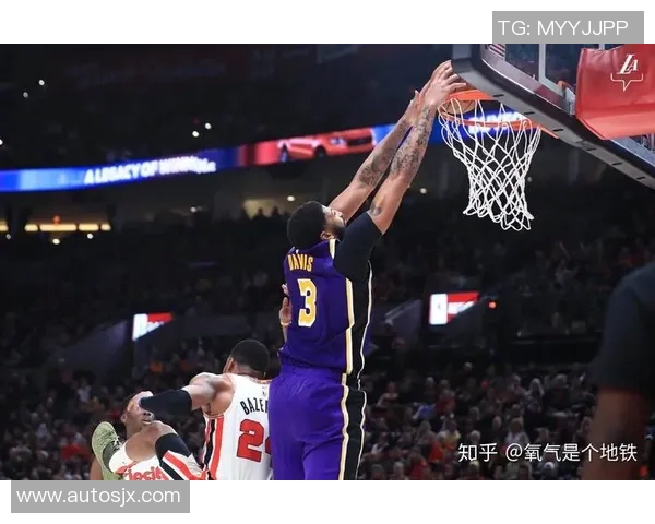 波特兰开拓者客场击败湖人：胜利之路上的不屈精神