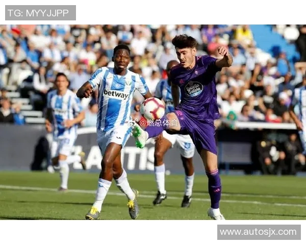 格拉纳达成功签下前锋，球队实力进一步提升