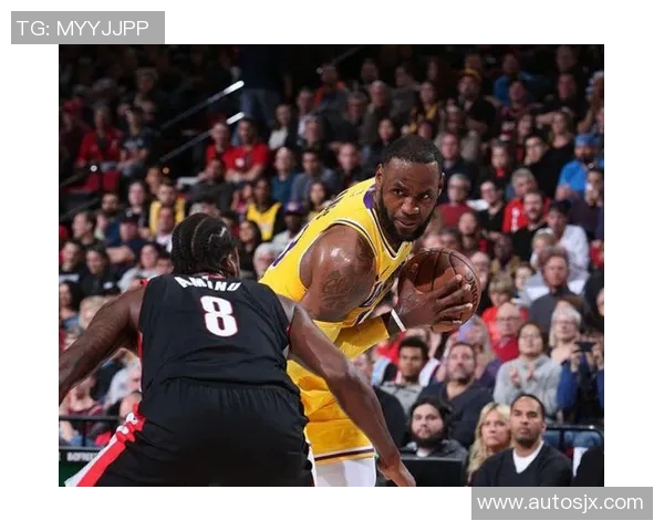 詹姆斯带领湖人队大胜开拓者:传奇之路再添新章 詹姆斯带领湖人队大胜开拓者:传奇之路再添新章